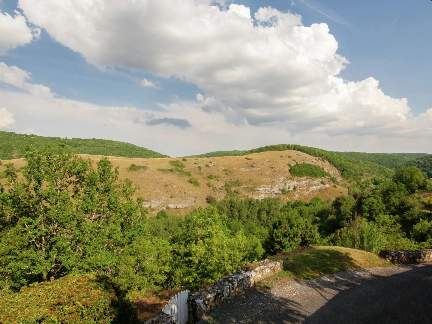 Classy Holiday Home With Garden, Barbecue, Garden Furniture