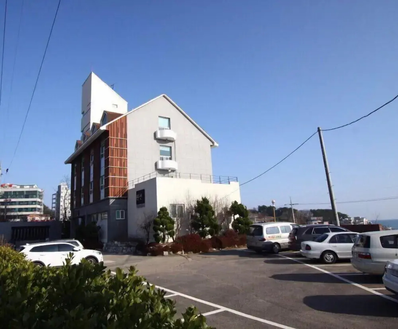 Prada Hotel & Pension