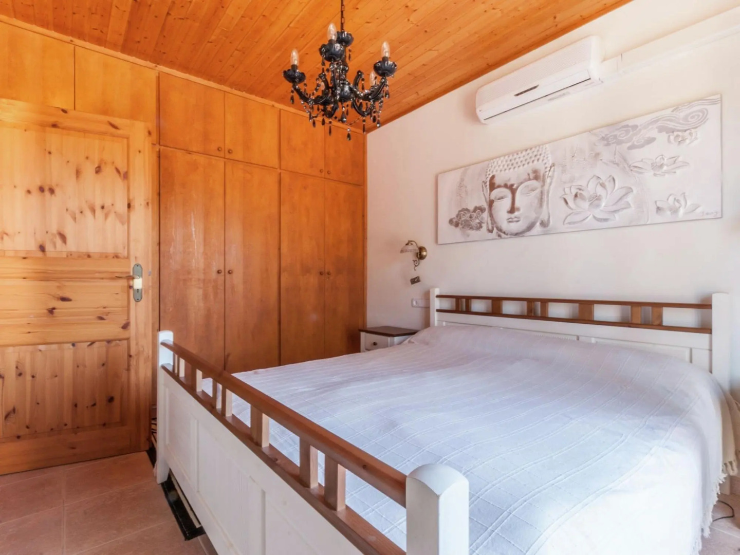 Fantastic Holiday Home With Private Pool at the Port Including a Private Berth