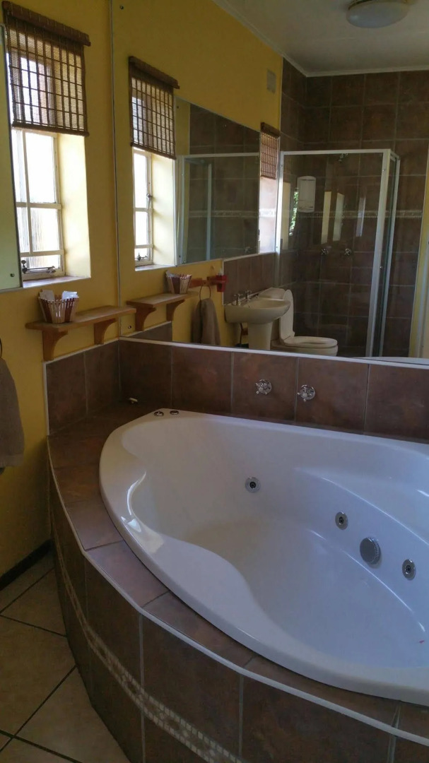 Flintstones Guest House Fourways