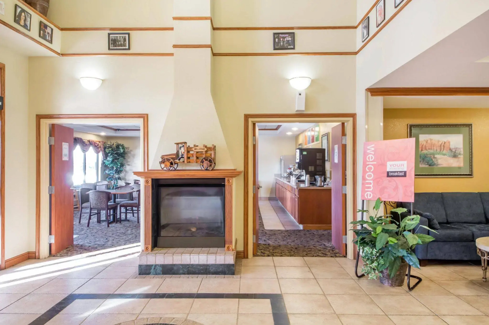 Quality Inn & Suites MidAmerica Industrial Park Area