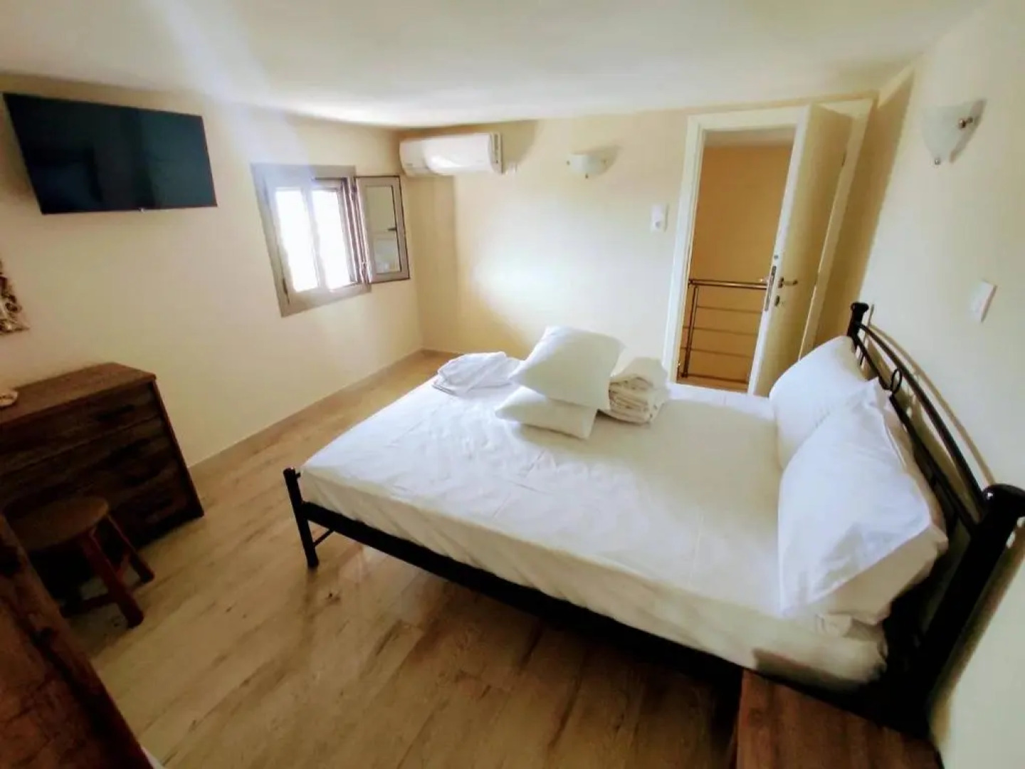 MAGIC VIEW 1 falias guest house 70sm with private garden