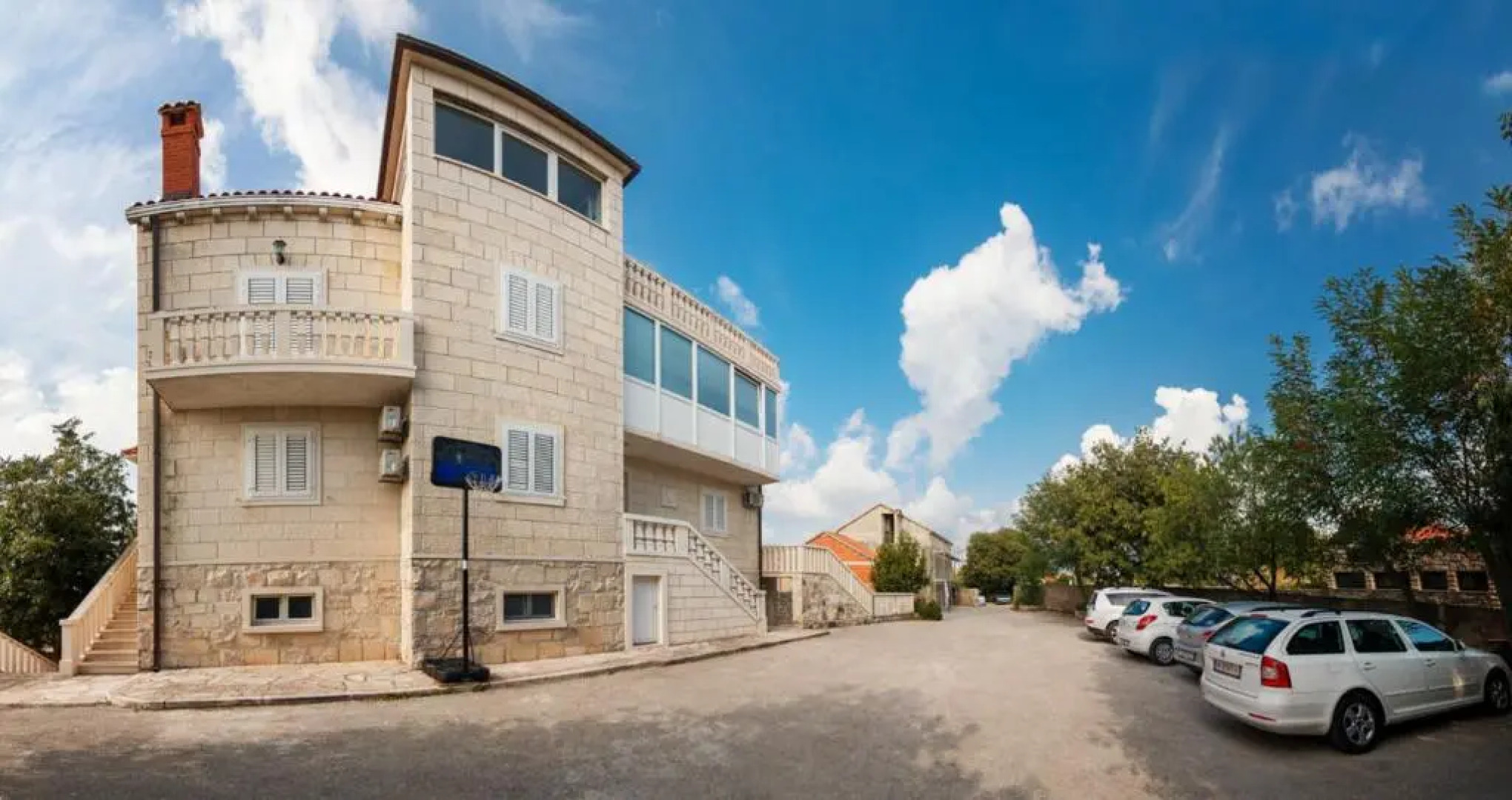 Apartments & Rooms Konoba Tomić