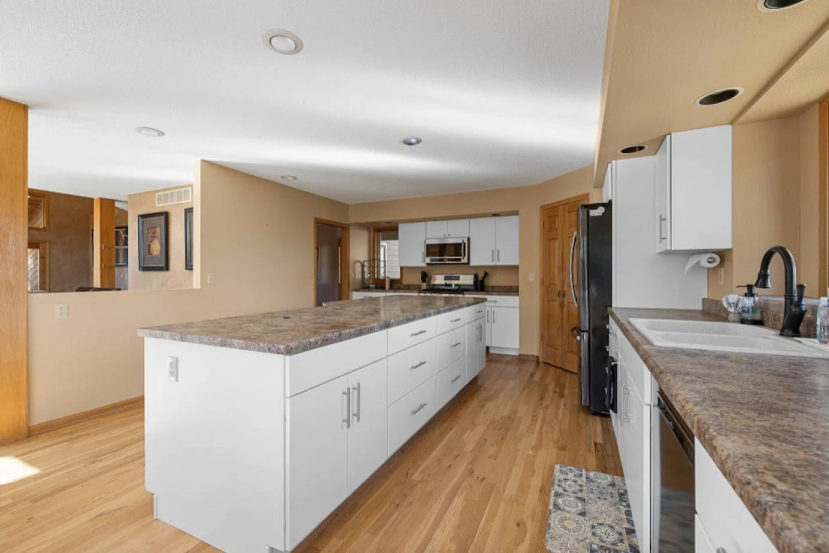 Peaceful Pines 5 BR Home with Hot Tub!