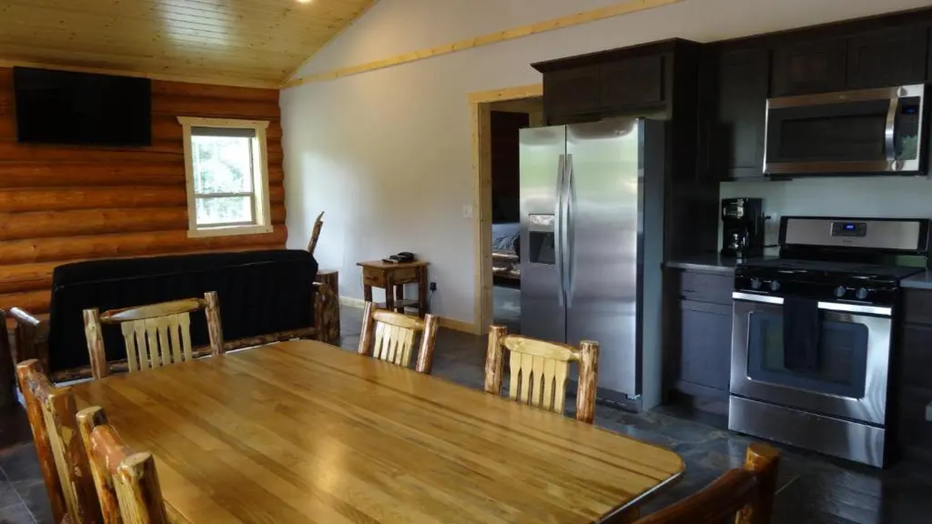 Bonners Ferry Log Inn