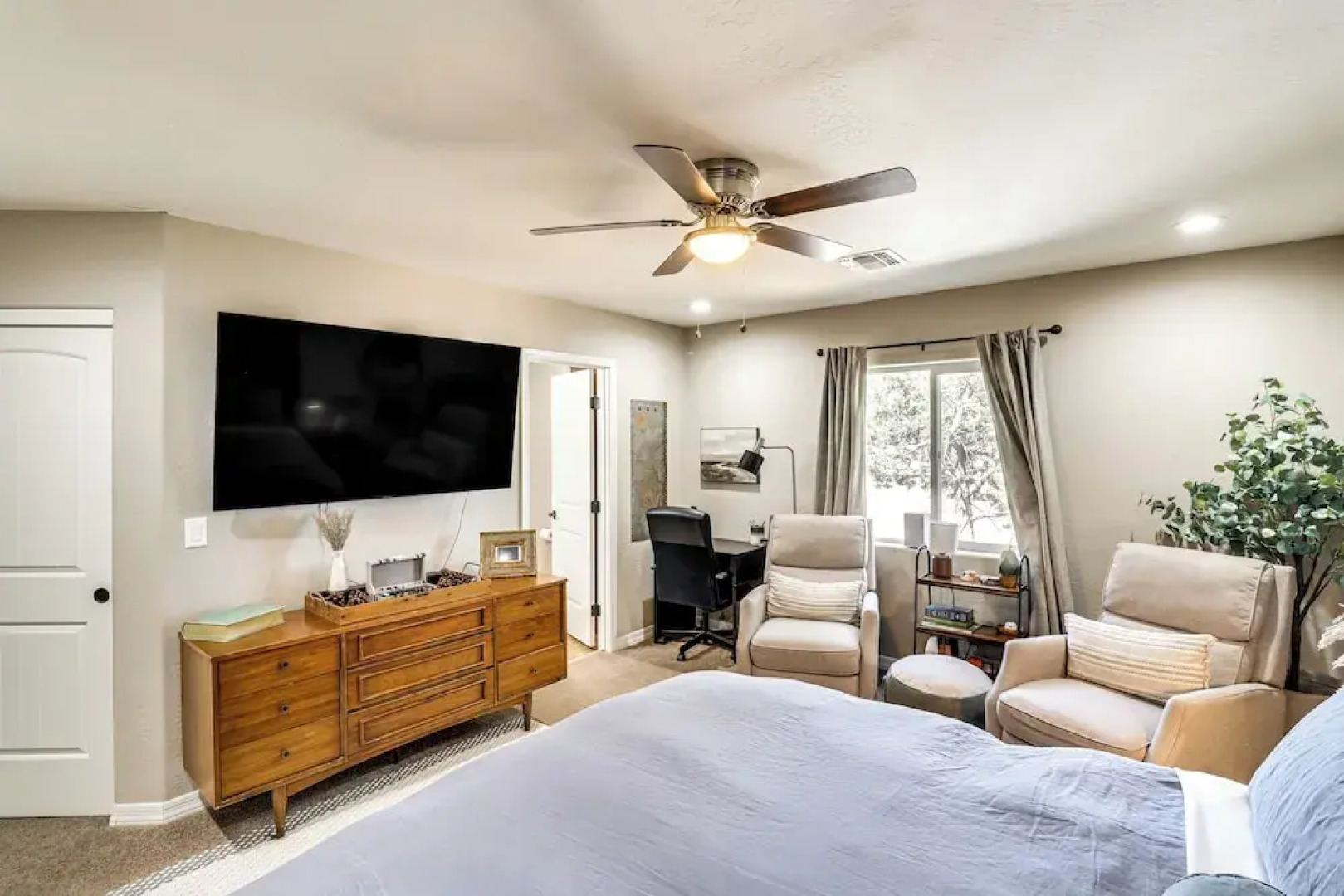 4 Mi to Fool Hollow Lake: Show Low Home w/ Hot Tub