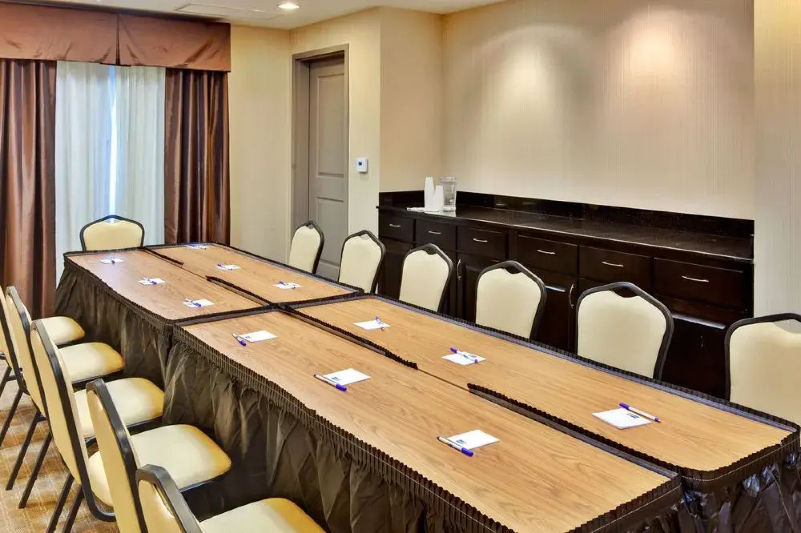 Holiday Inn Express Banning