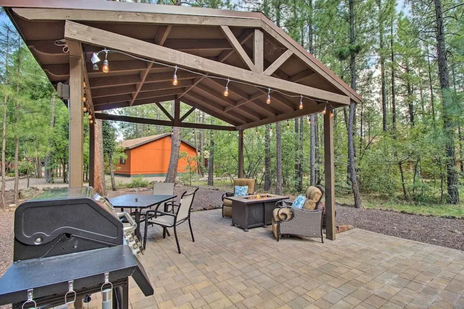 Cozy Pinetop Mountain Escape: Hike, Golf & Ski!