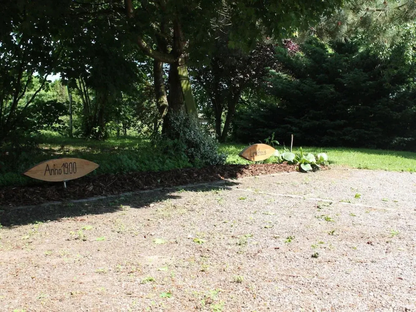 Landhauswohnung in Kroepelin mit Grossem Garten