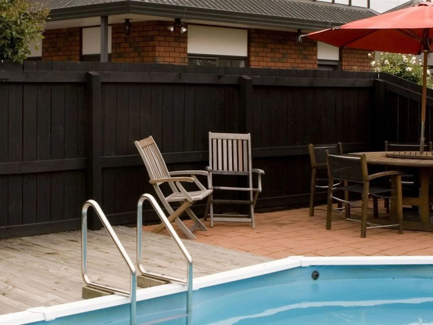 Knightsbridge Court Motor Lodge