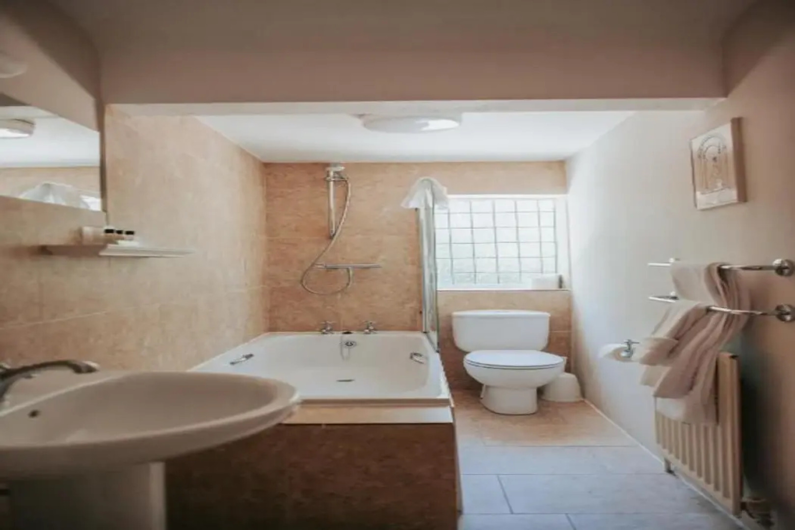 The Lordleaze Hotel And Restaurant