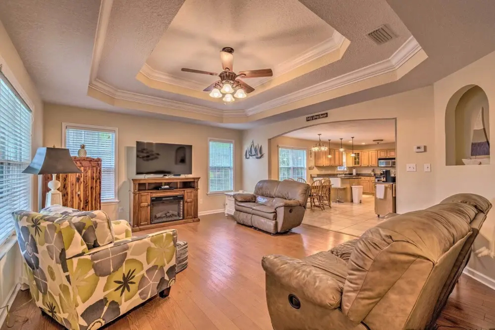 'honey's Hideout' < 1 Mile to River Access!