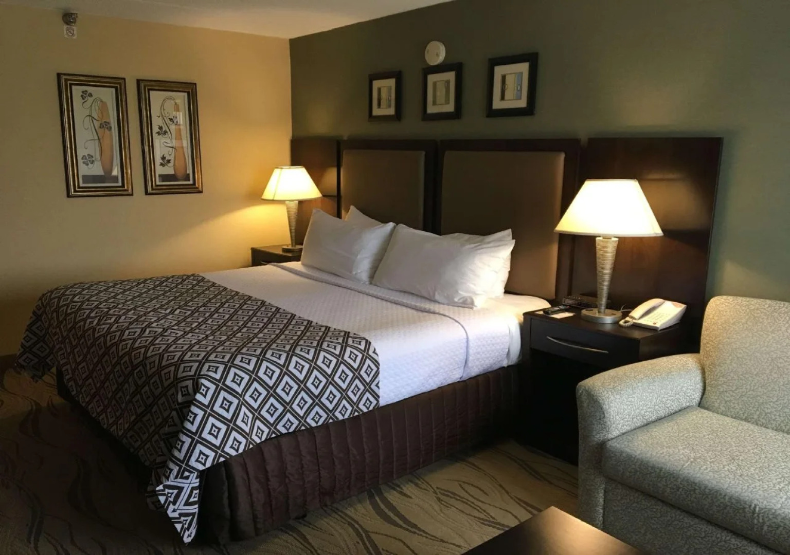 Crowne Plaza Hotel Philadelphia - Bucks County