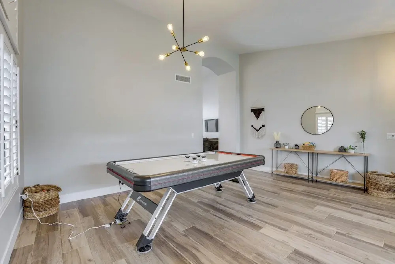 Heated Pool, 2 Mi to Dtwn: Central Peoria Home!