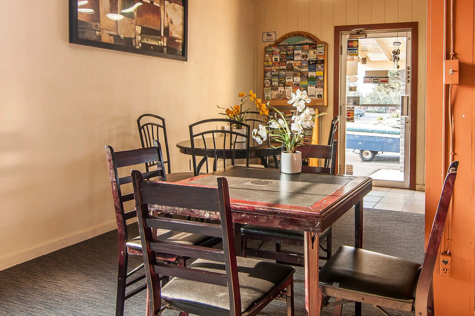 Rodeway Inn & Suites