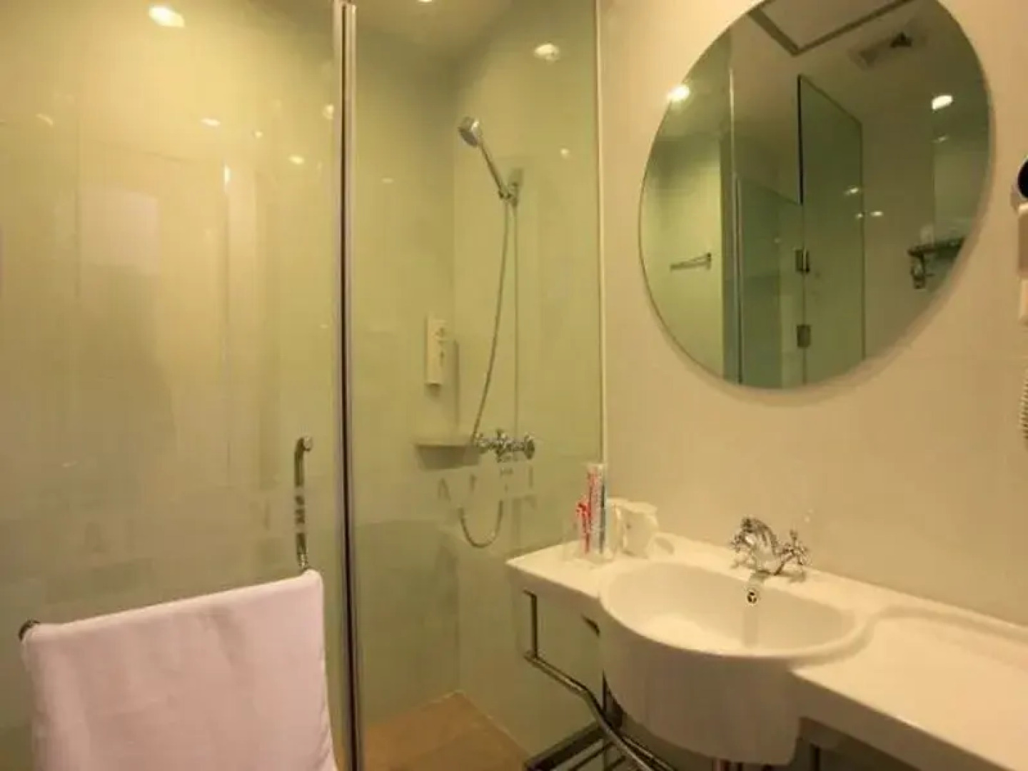 Hanting Express Yulin Lingxiao Plaza Branch