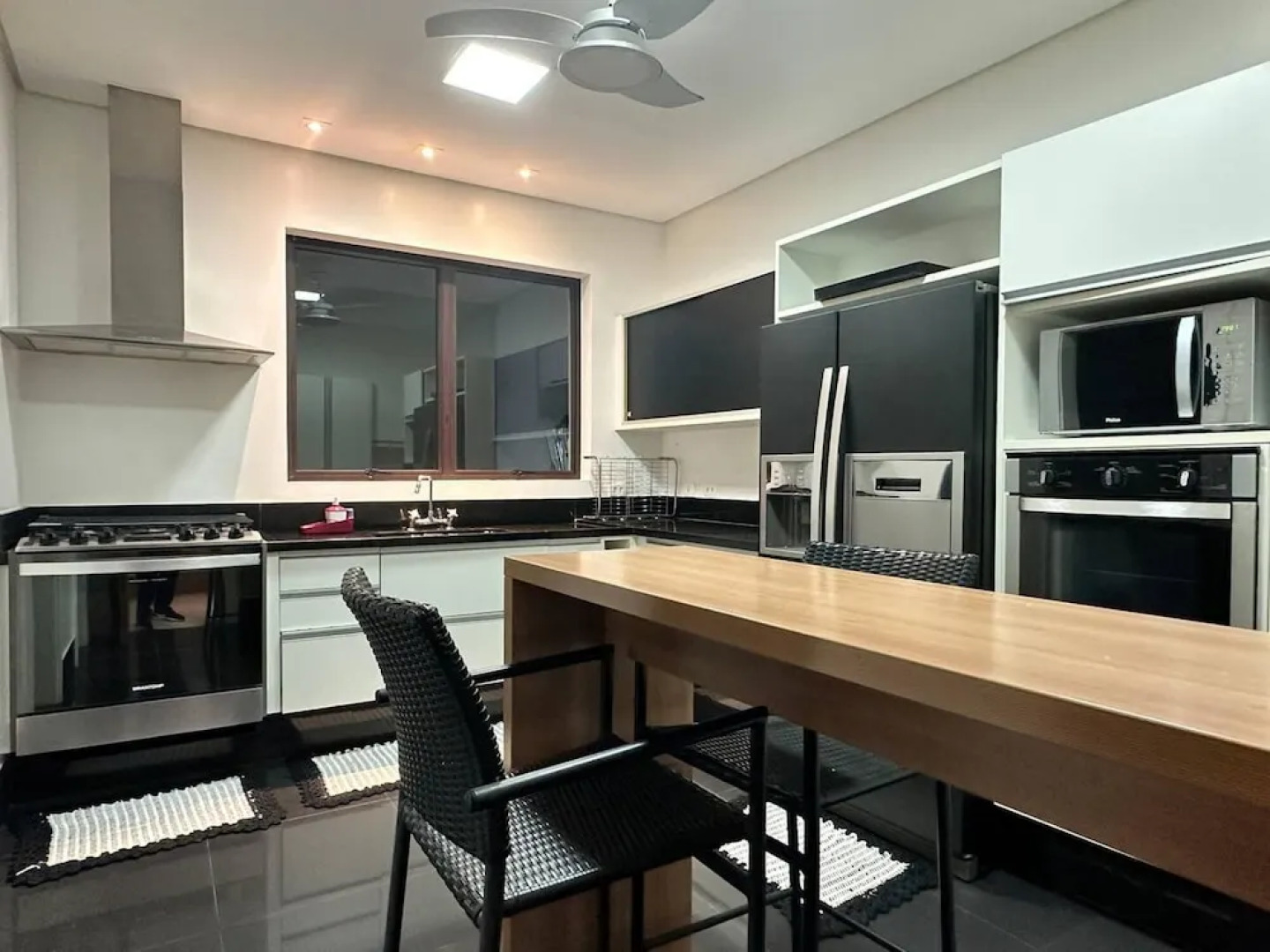 Mans o 6 Suites Riviera