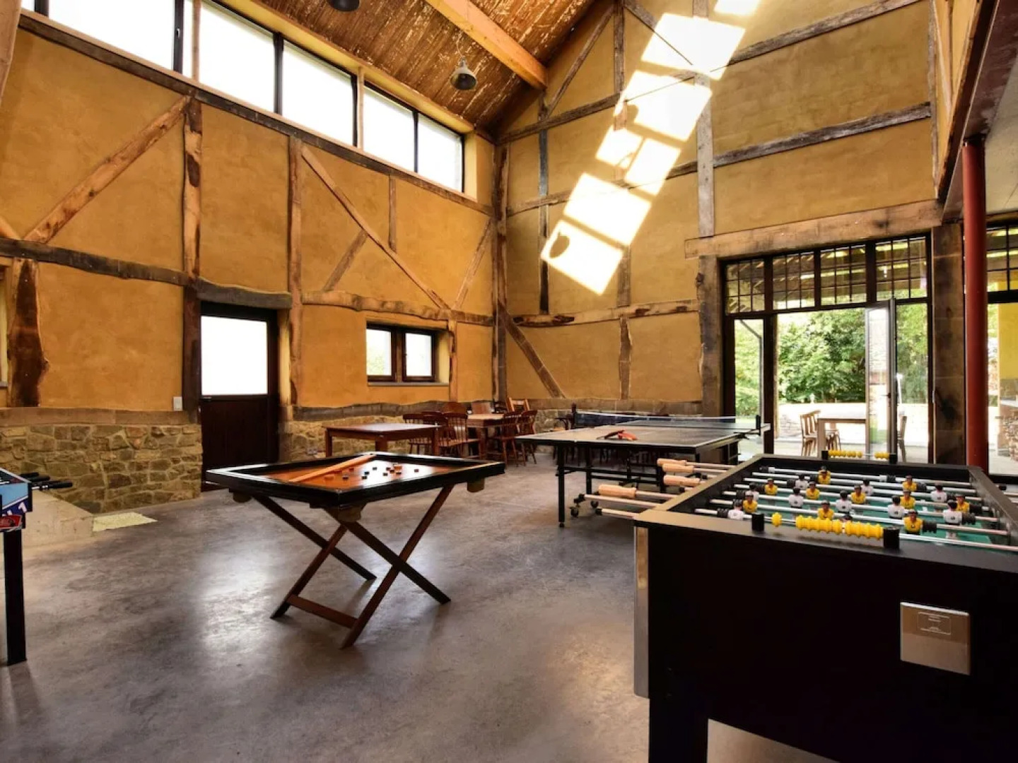 Pleasant Holiday Home in Erezée Ardennes with Hot Tub, Sauna