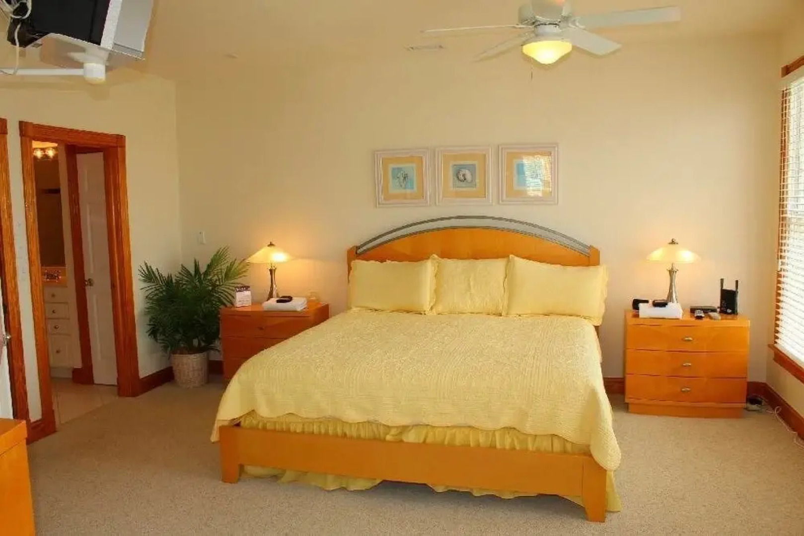 Gulfstream Village 111 3 Br condo by RedAwning