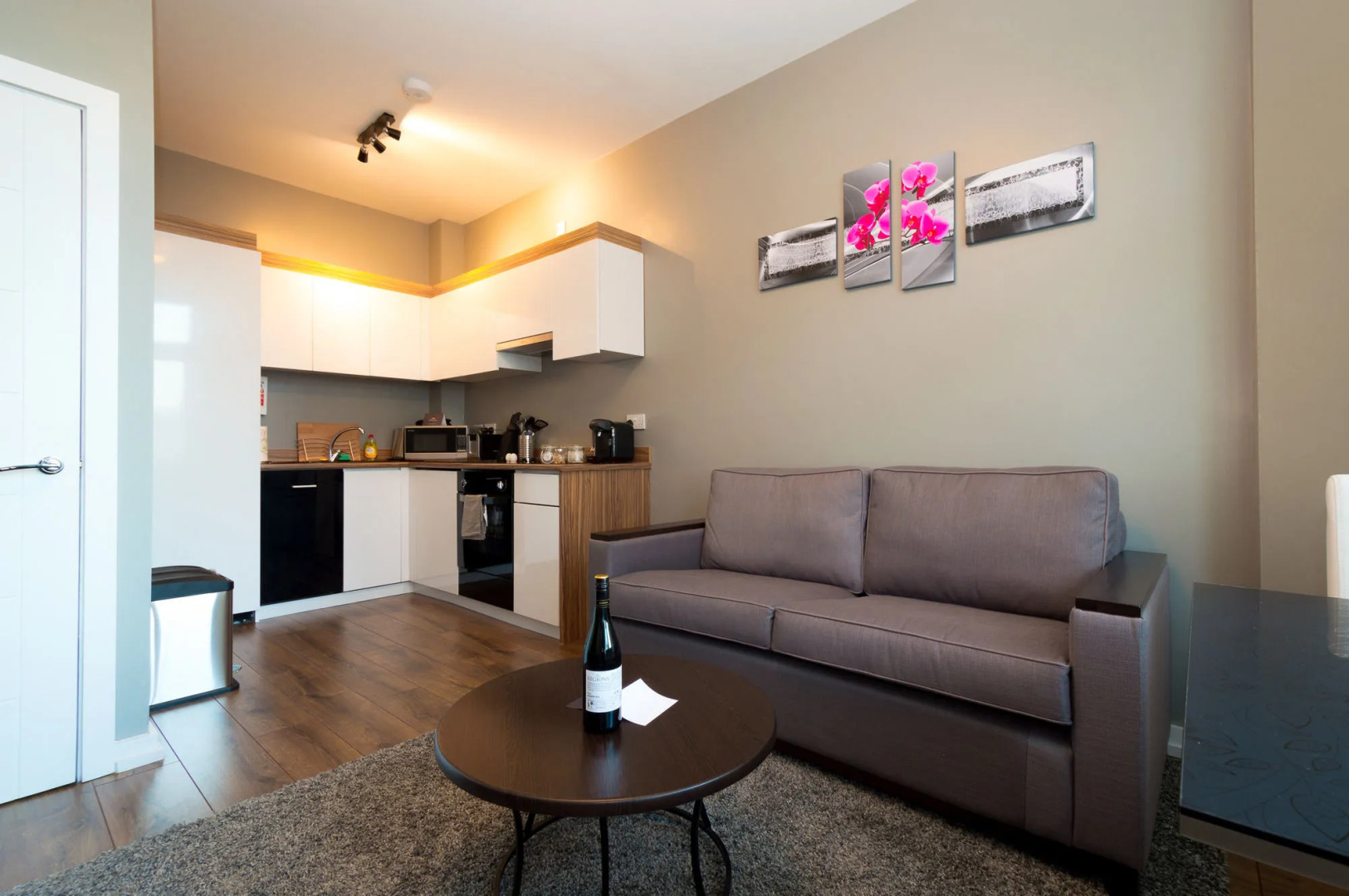 Aaron Wise Serviced Apartments