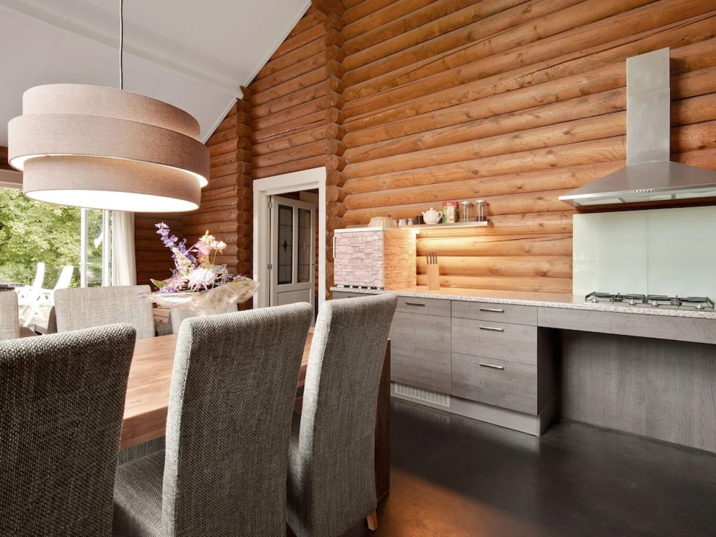 Holiday Bungalow with Sauna, Located on a Pond in Hoge Hexel