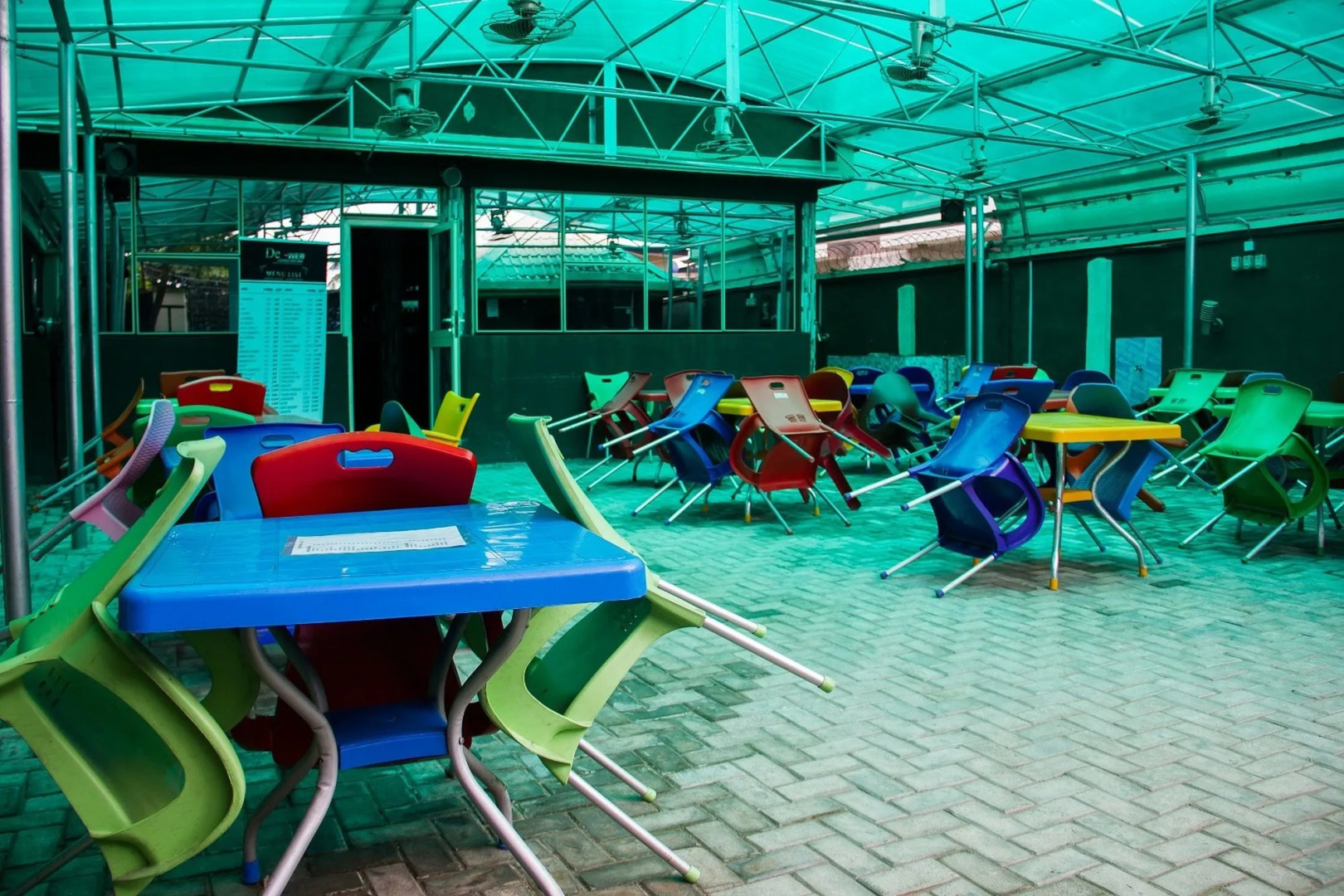 De Web Hotel & Lodge