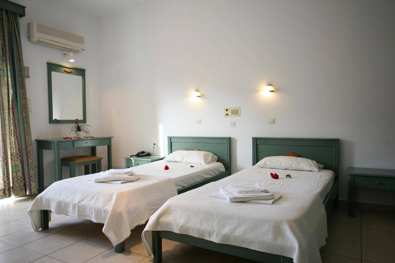 Elpis Studios & Apartments