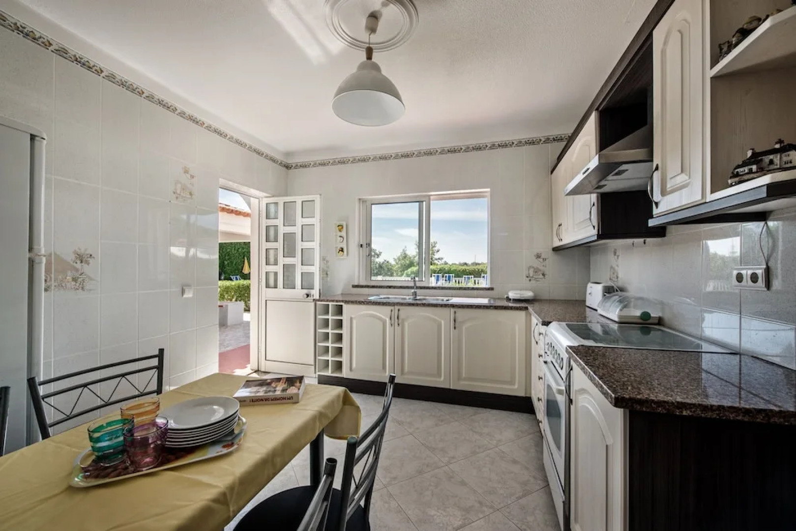 Villa Cadre - 5BR w Private Pool & Snooker Table