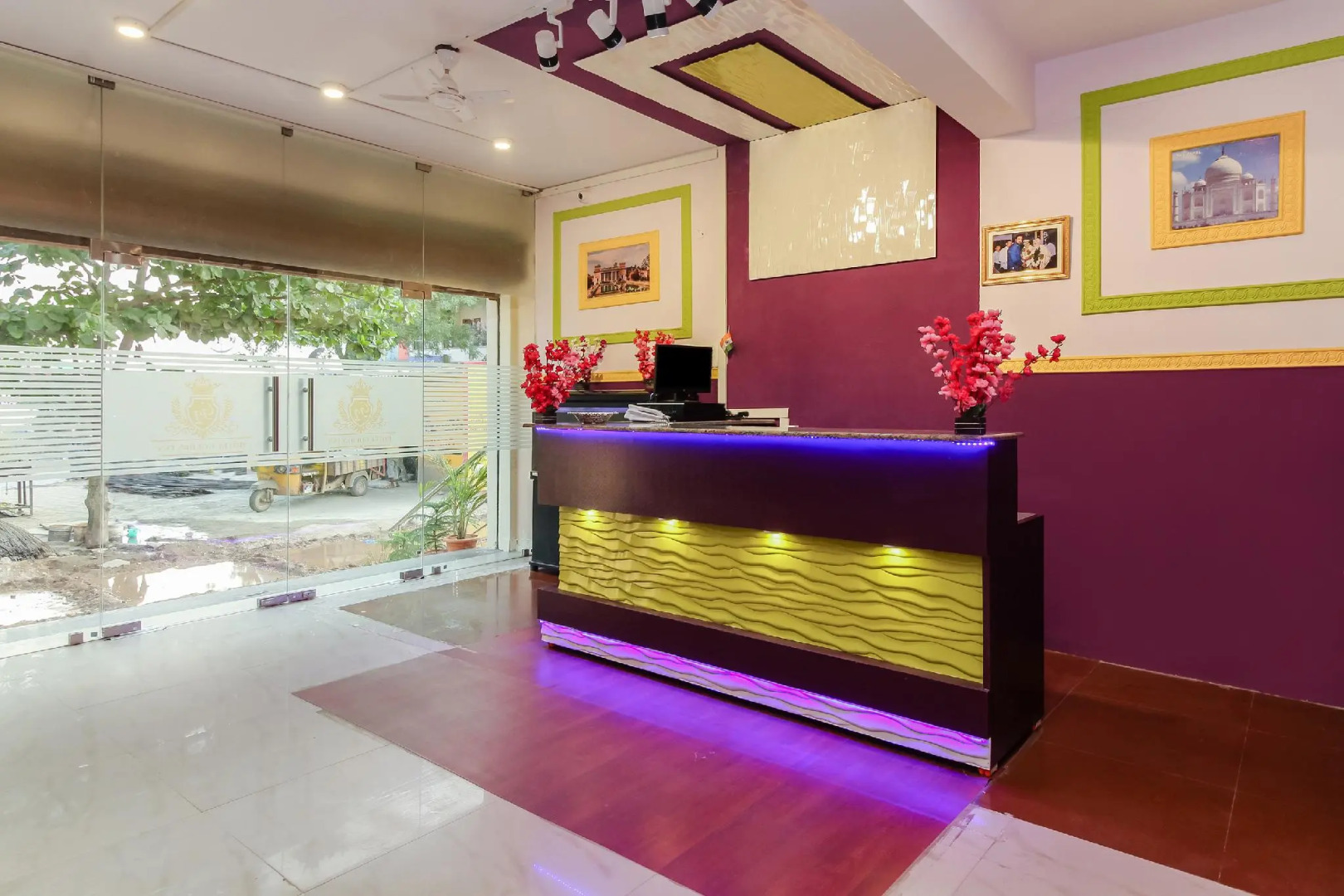 OYO 33408 Hotel Golden Inn