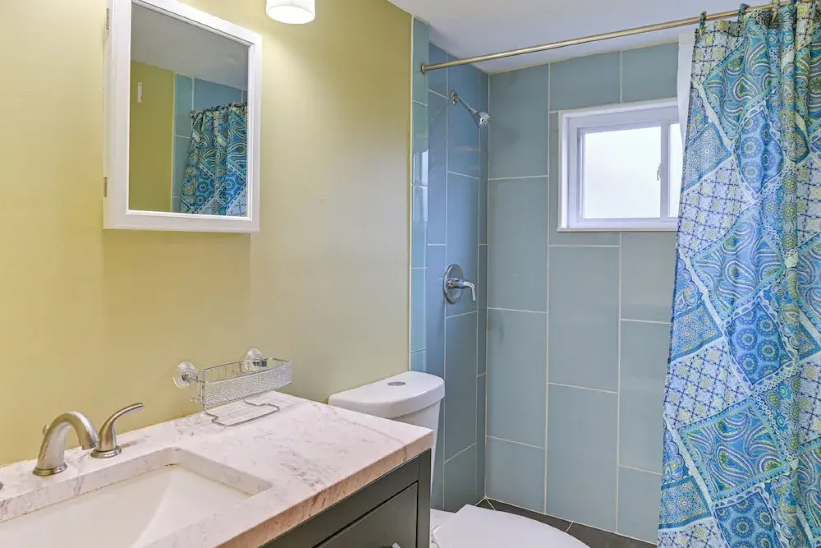 2 Mi to UBS Arena: Wfh-friendly Couple's Retreat