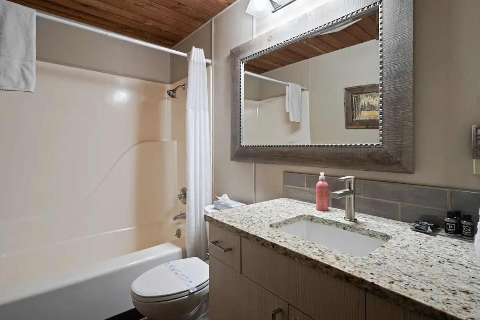 3 Killdeer Lane Pet Friendly Home 3 Minutes Walk from SHARC by RedAwning