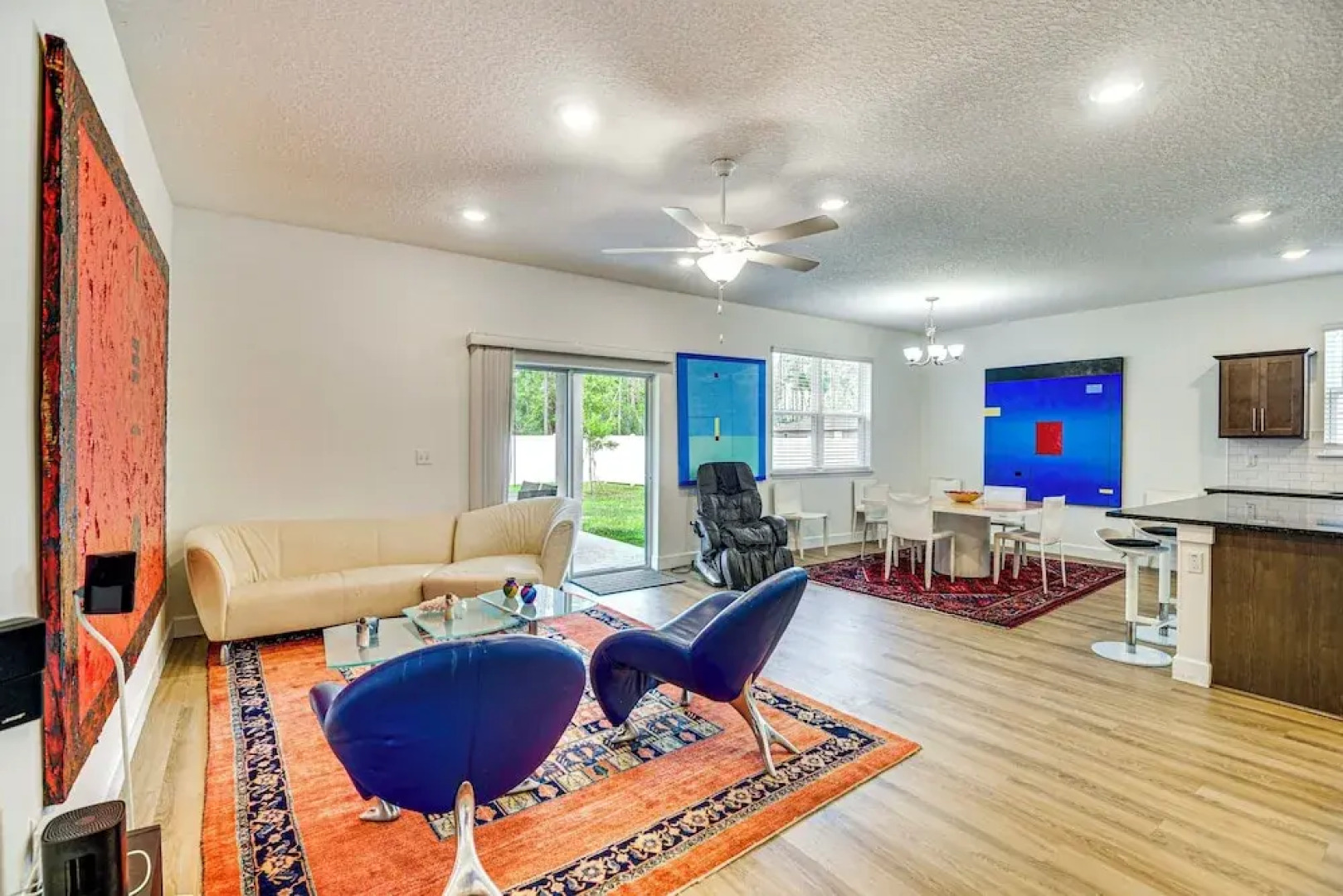 7 Mi to Flagler Beach: Breezy Stay w/ Pool Access!