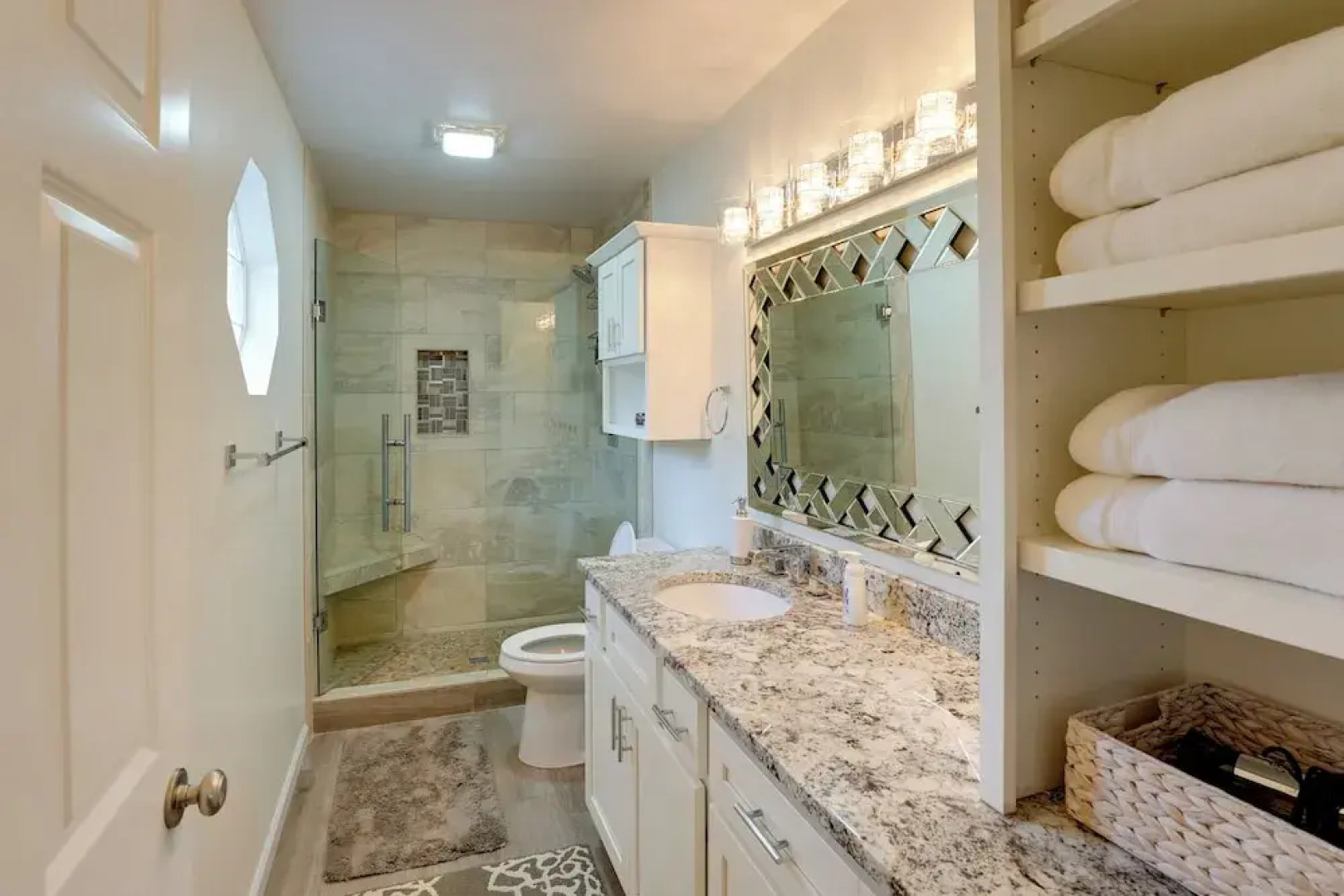 Holland Home: Walk to the Beach!