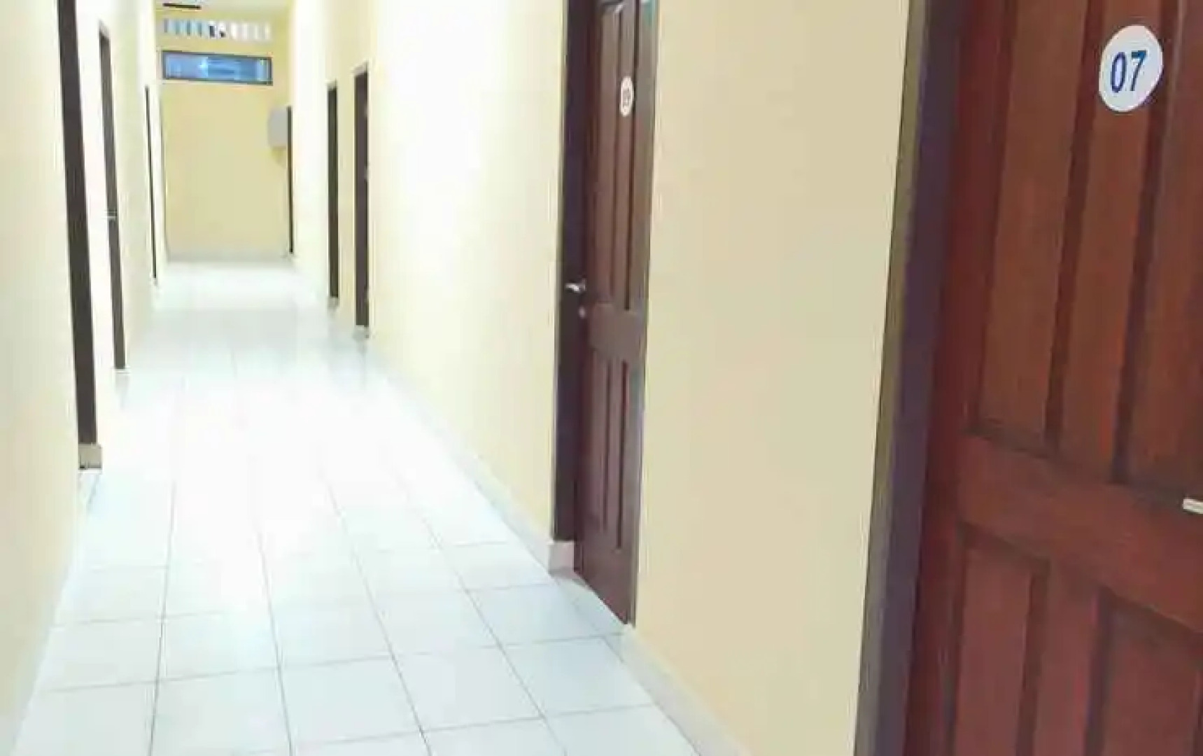 R7 Homestay Nani Wartabone