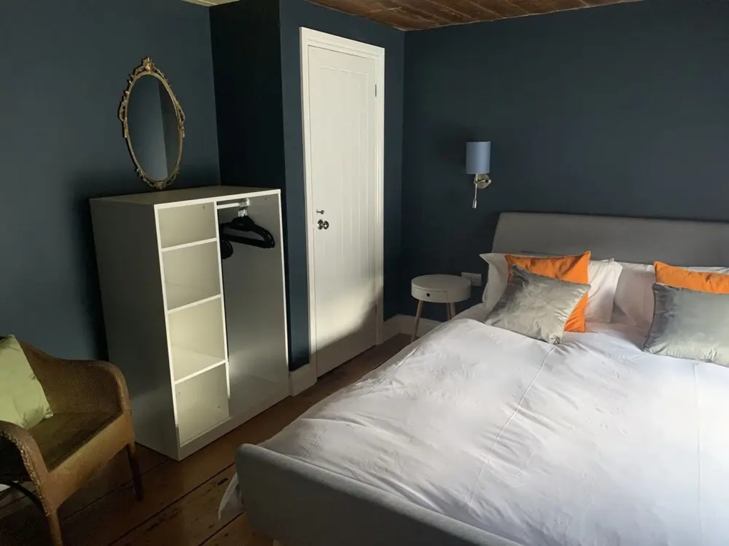 Min-Y-Fford, 19th century cottage, sleeps 8