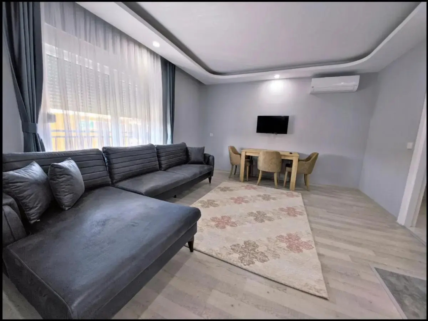 Adam Apart Hotel