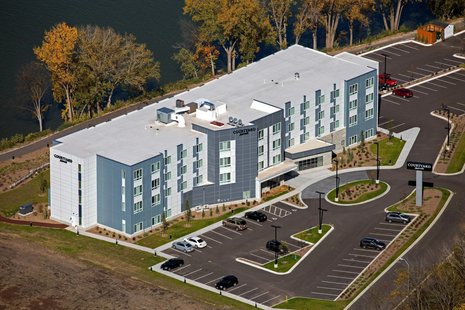 Courtyard by Marriott Appleton Riverfront