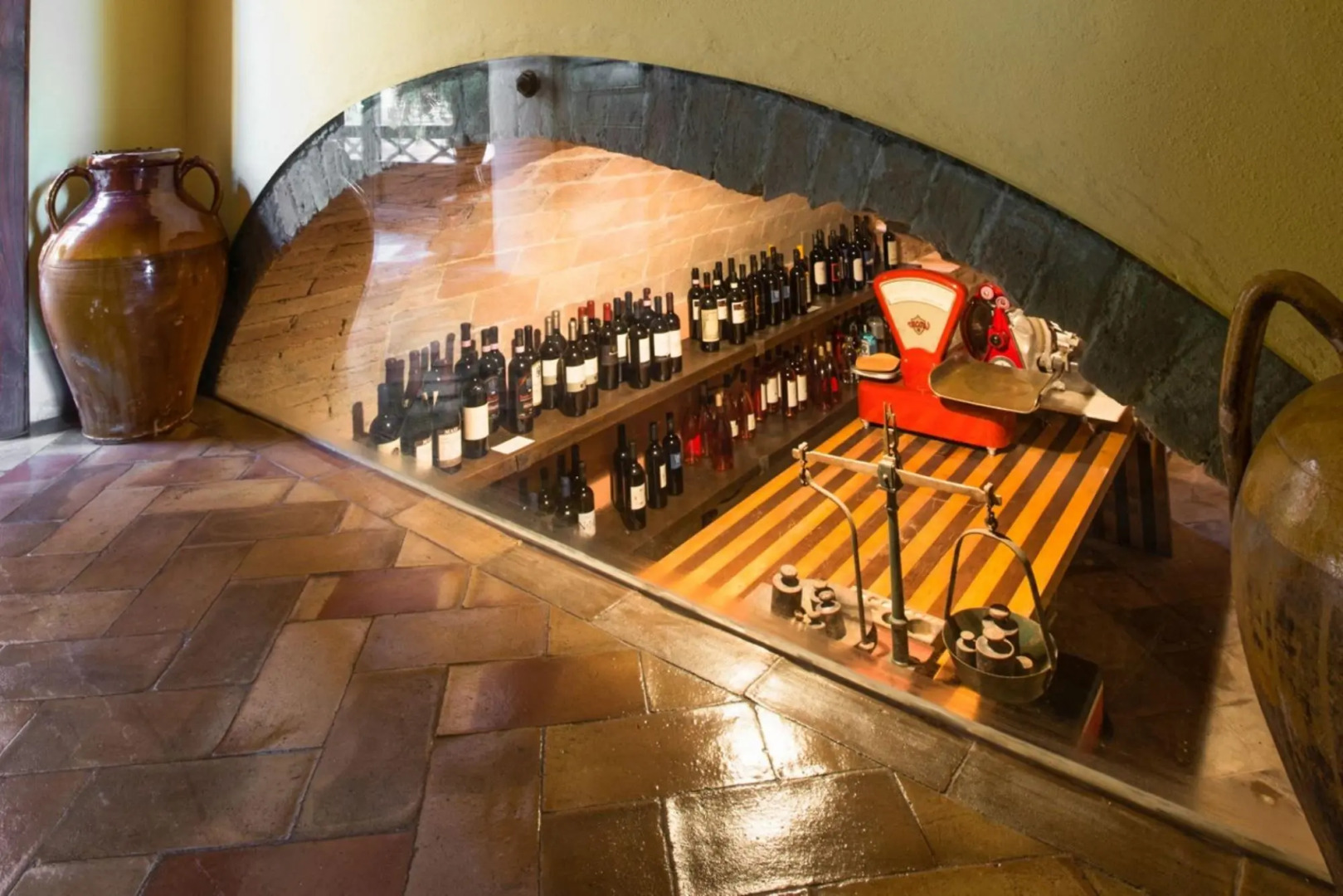 Independent Villa up to 18 Guests Pool Tennis Fitness and Wellness Area -villa Giuncheto