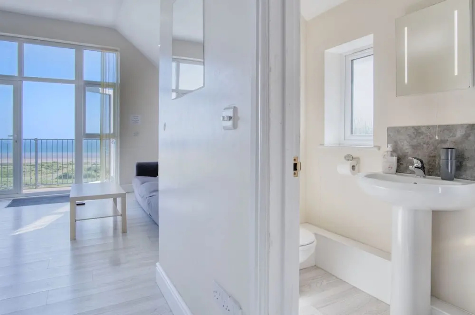 Bluebird - 2 Bedroom Apartment - Pendine