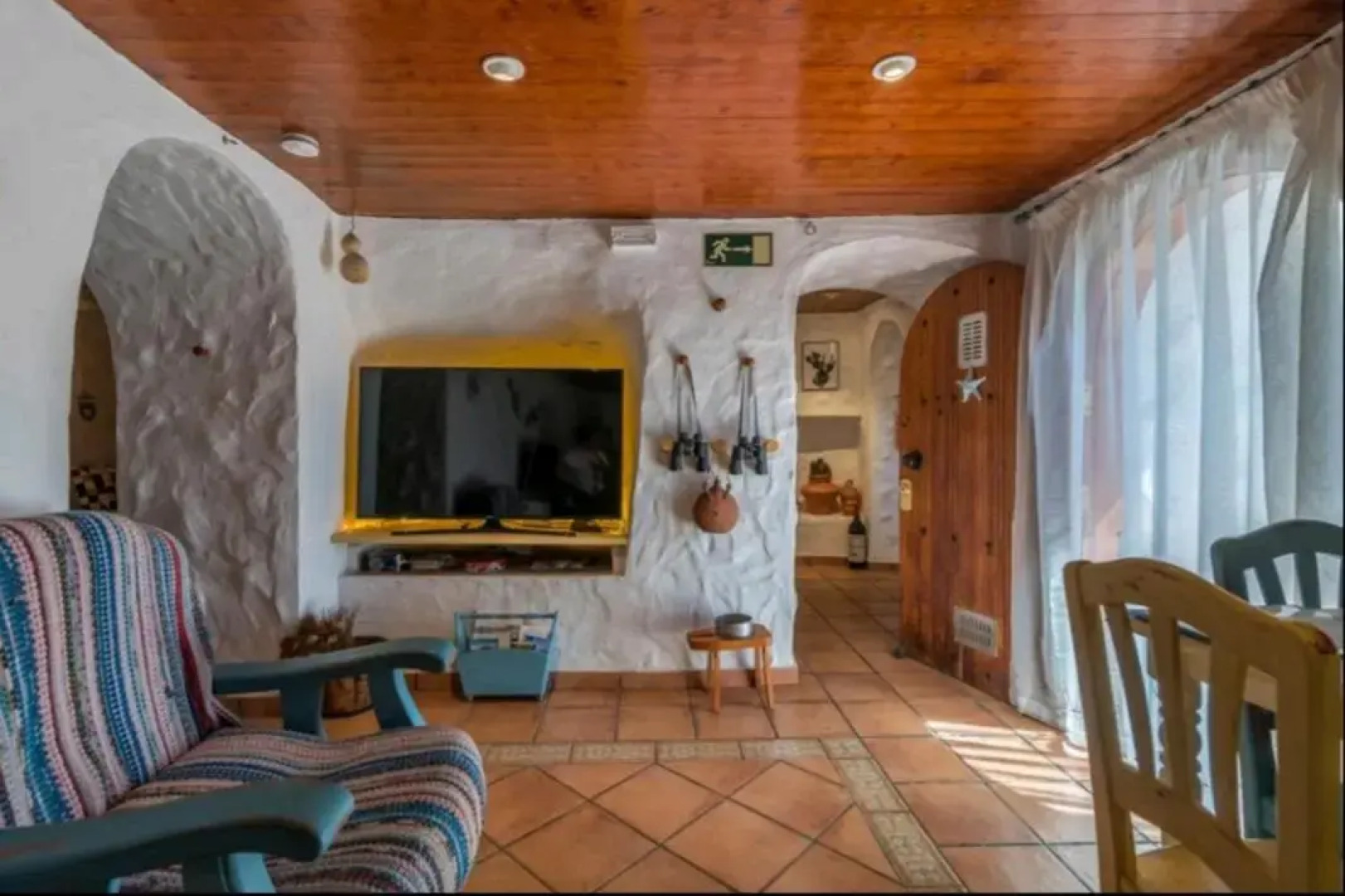 Silence's Cave Rural House