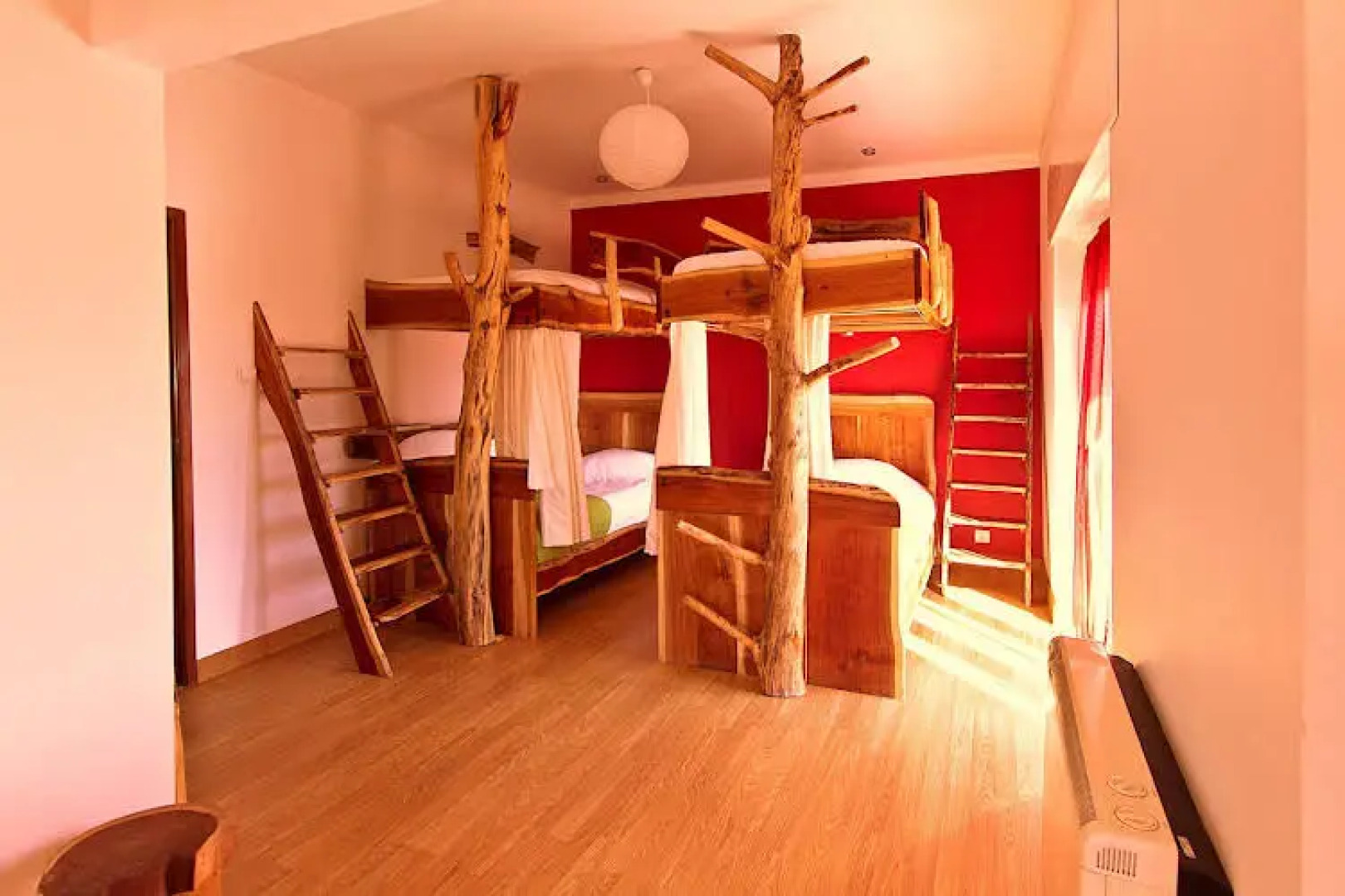 Almagreira Surf Hostel