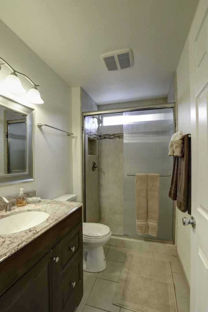 220 #7 Ocean View Ave 2 Bedroom Condo by Redawning