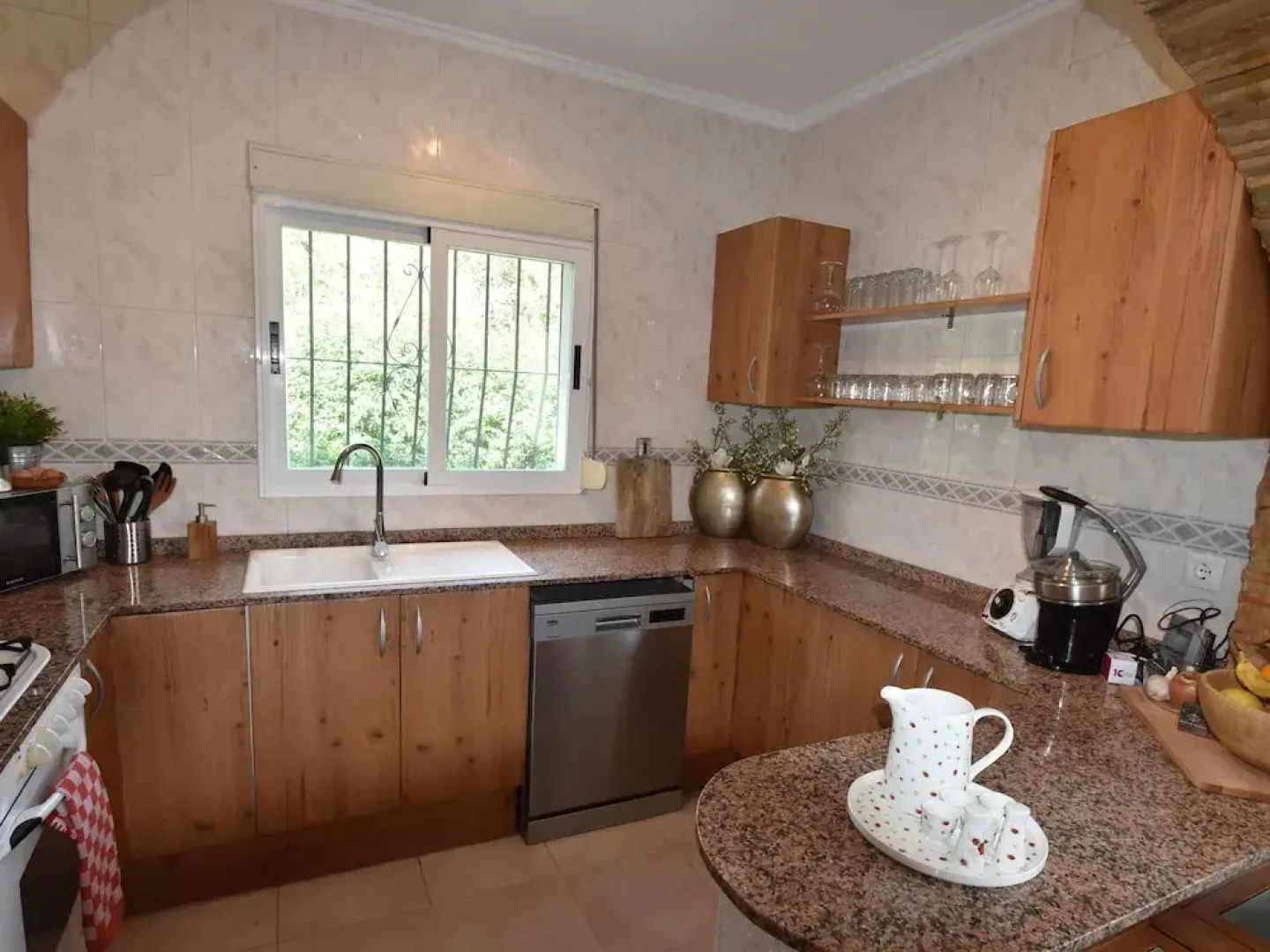 Fantastic Villa in Oliva, Great View of the Mountains & Private Swimming Pool