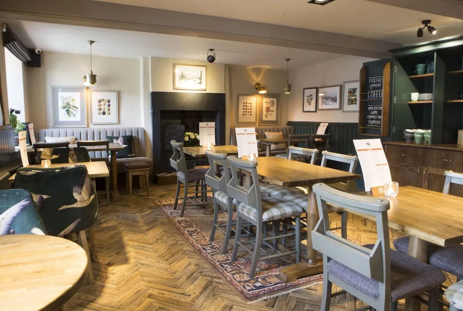 Crown and Cushion Appleby