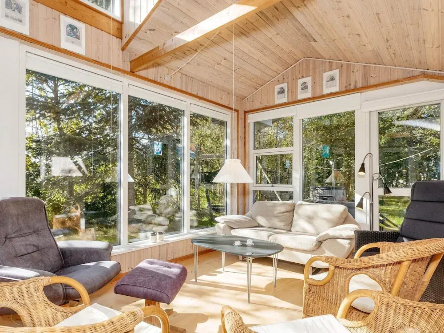 Tranquil Waterside Retreat-by Traum