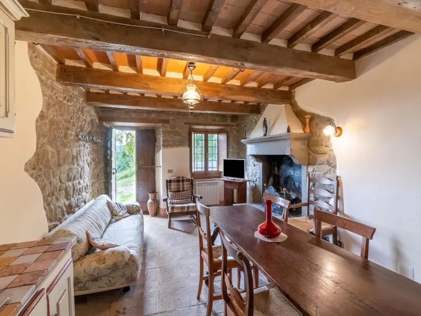 Farmhouse With Pool in Michelangelo