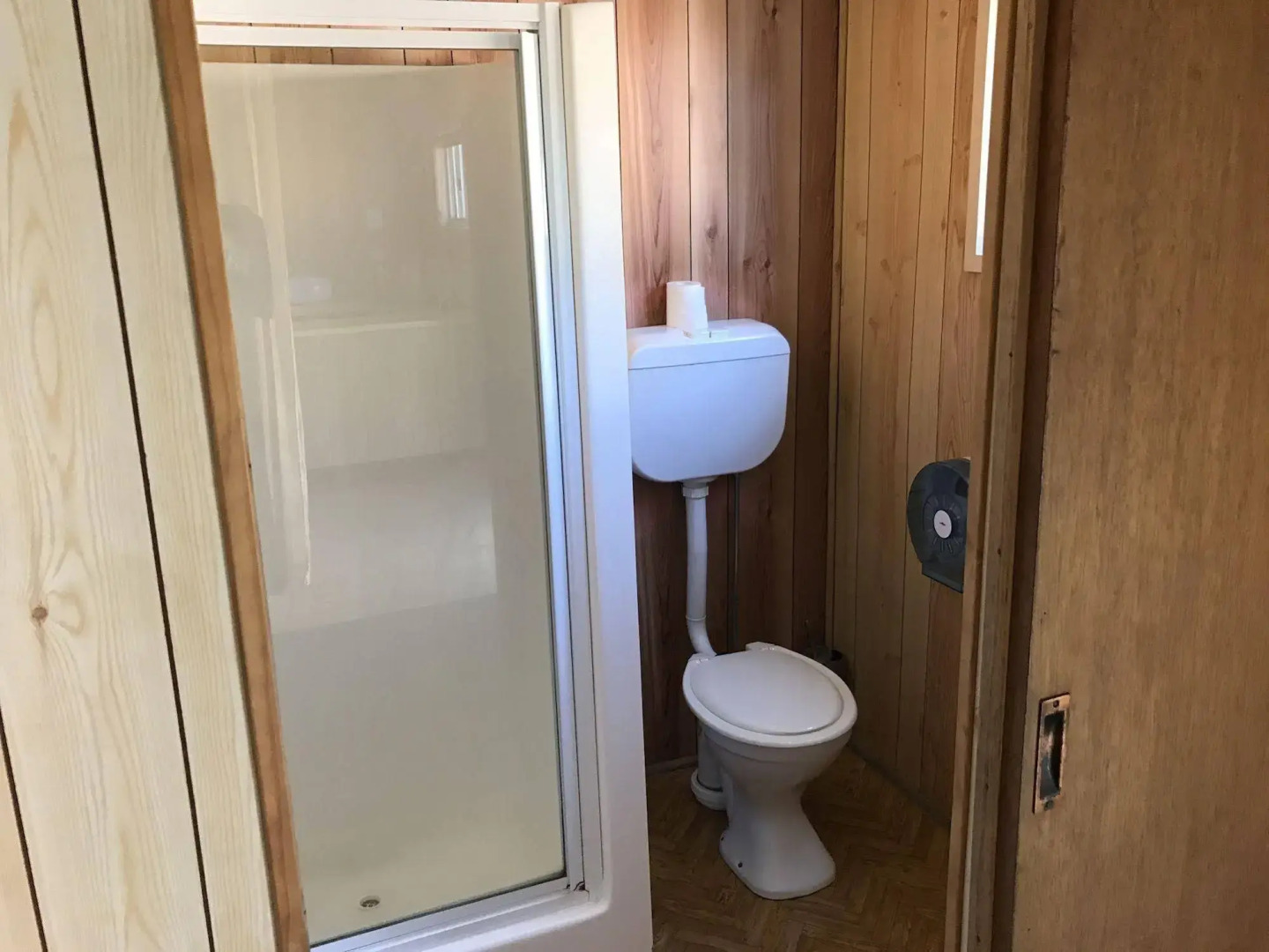 The Waterwheel Beach Cabins - Caravan Park