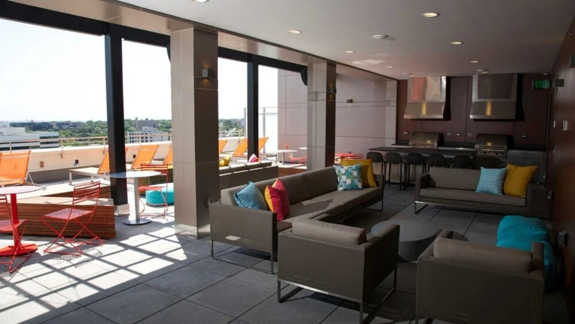 Global Luxury Suites at Summer Street