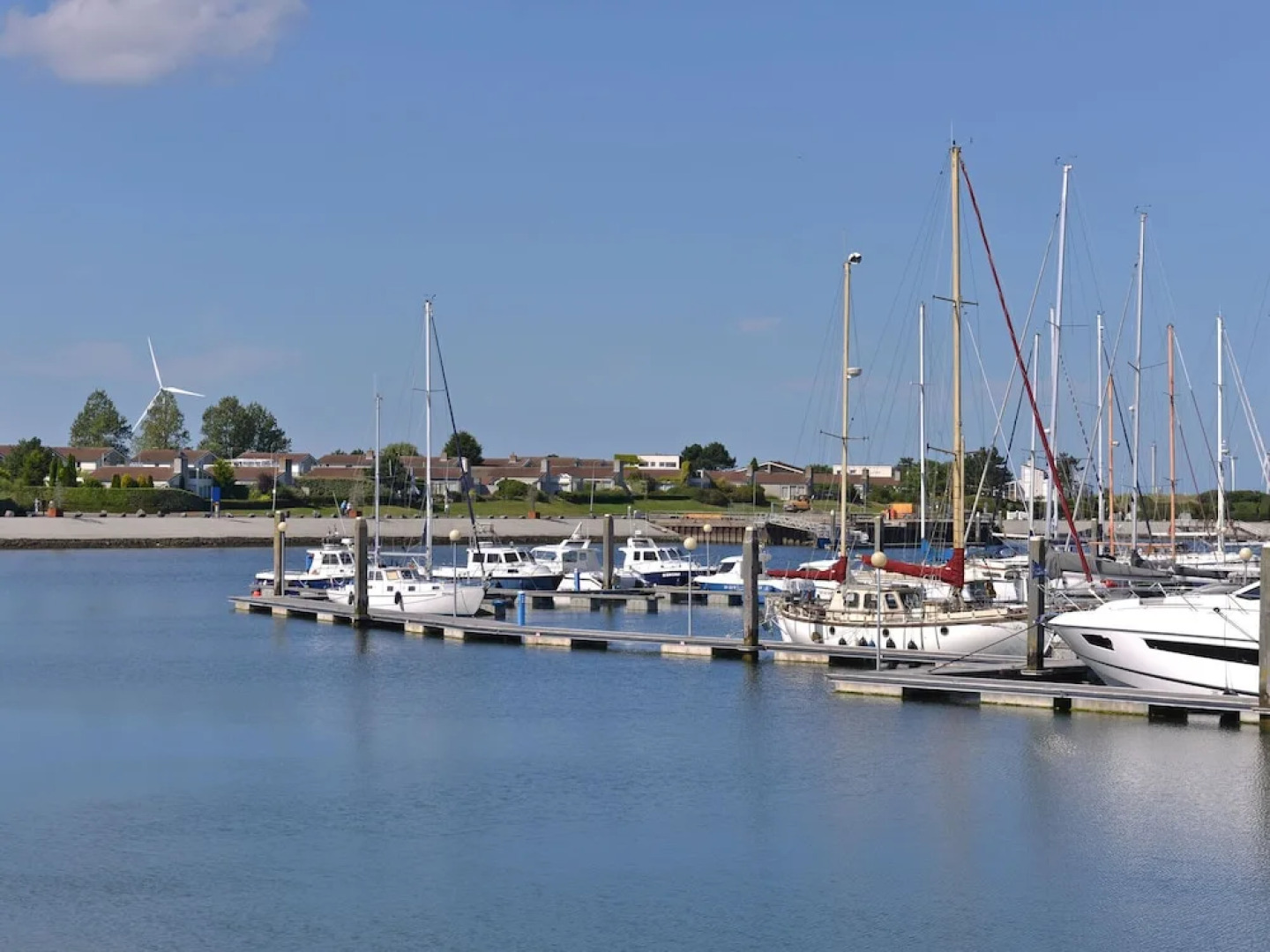 Detached bungalow for 5 people with a beautiful view of the marina