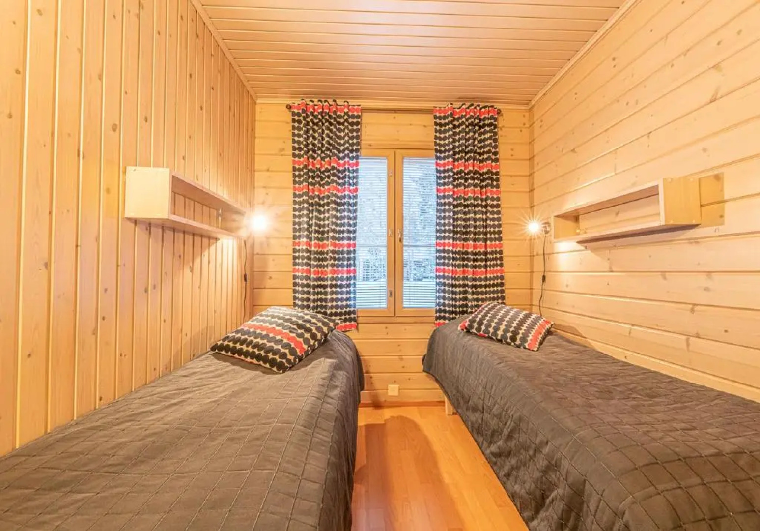 Levikaira Apartments - Log Cabins